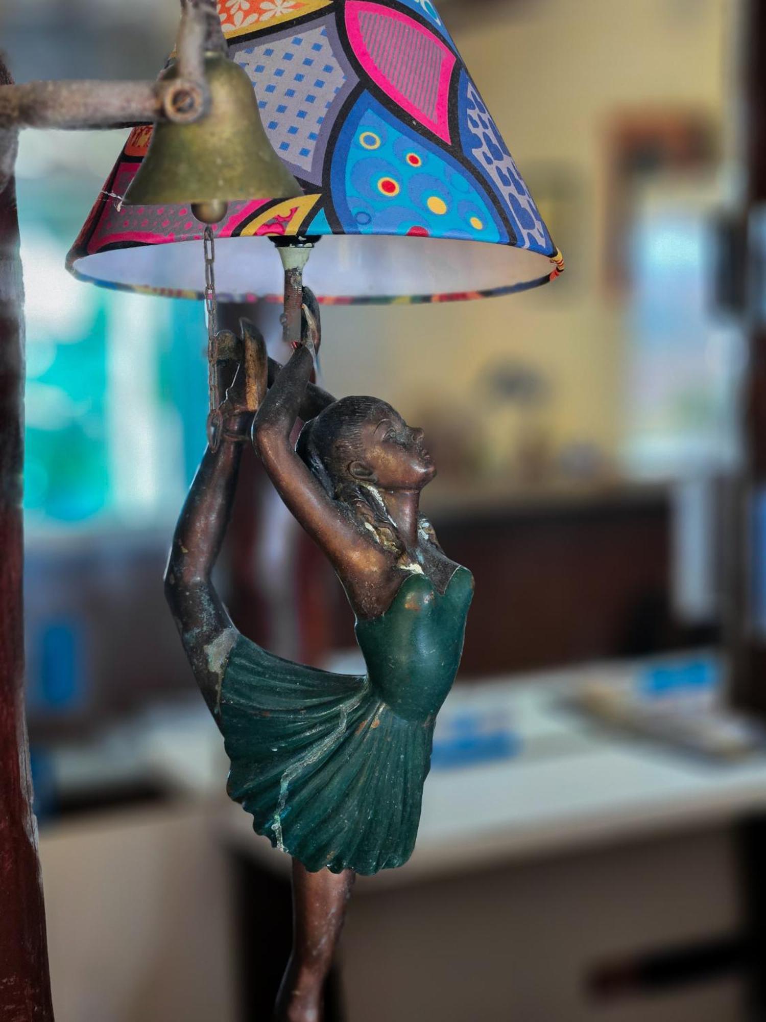Hotel Bella Vista Ocean View Búzios Exteriér fotografie A lamp in the shape of a woman