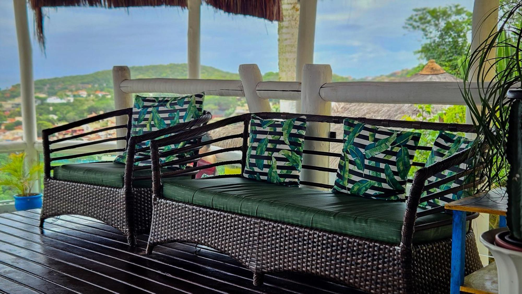 Hotel Bella Vista Ocean View Búzios Exteriér fotografie A rattan sofa